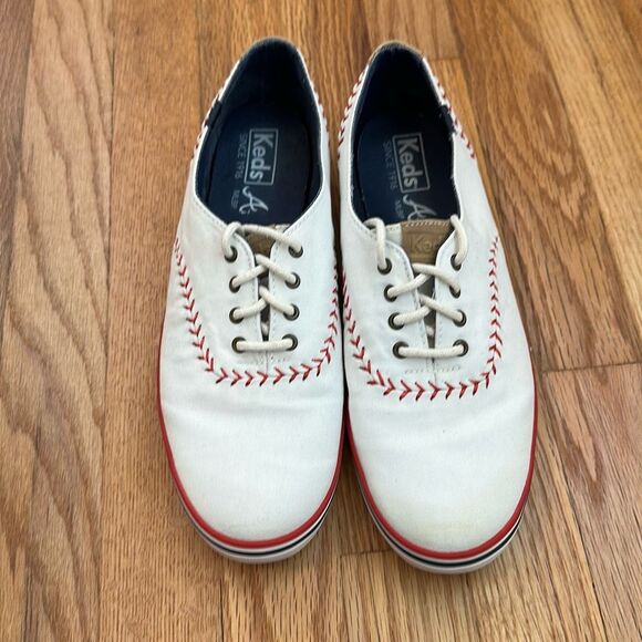Keds Cream and Red Braves Baseball Stitch Sneakers size 10 - Picture 2 of 12